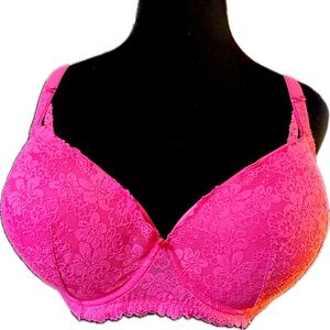 PINK Victoria’s Secret Balconette Bra
Color PINK
Size: 44
Band E (DD)